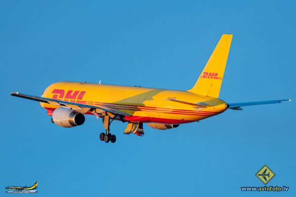 Boeing 757-256(PCF)