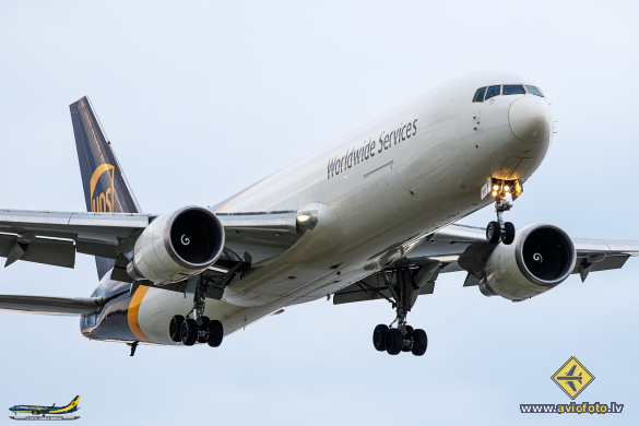 Boeing 767-34AF/ER