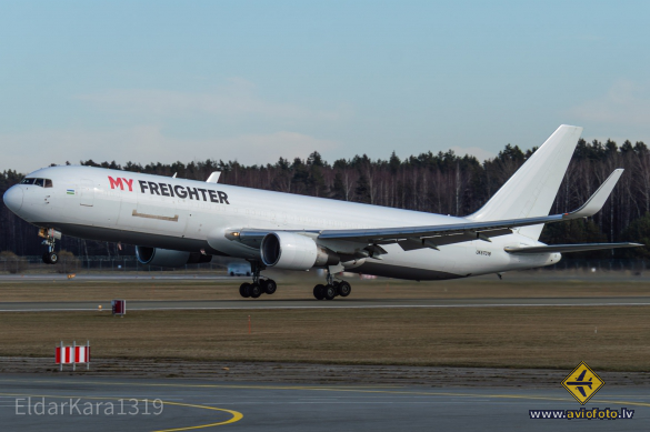 Boeing 767-333/ER(BCF)