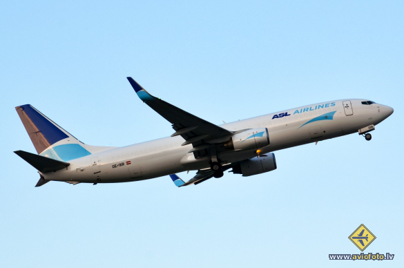 Boeing 737-85R(BCF)