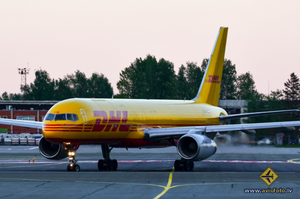 Boeing 757-256(PCF)