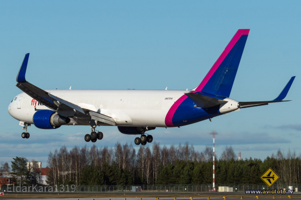Boeing 767-304/ER(BCF)