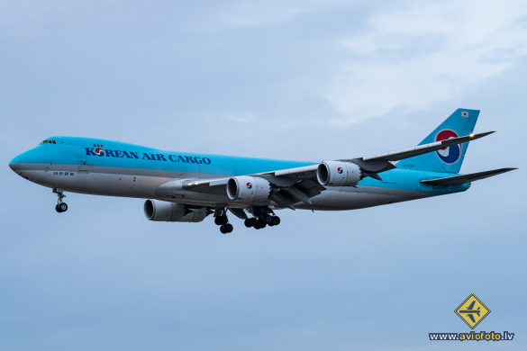 Boeing 747-8B5F/SCD