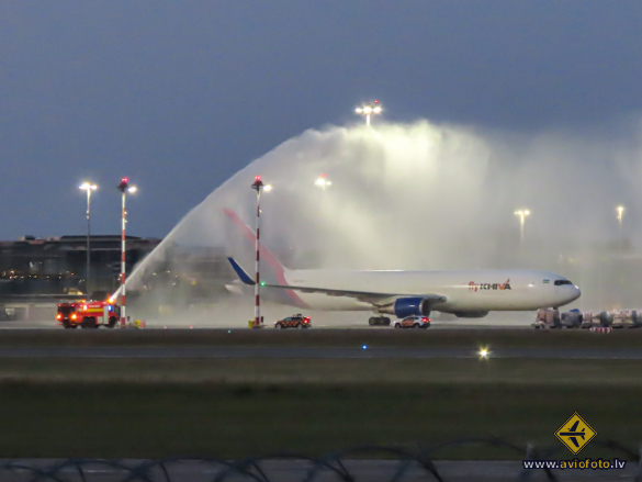 Boeing 767-304/ER(BCF)