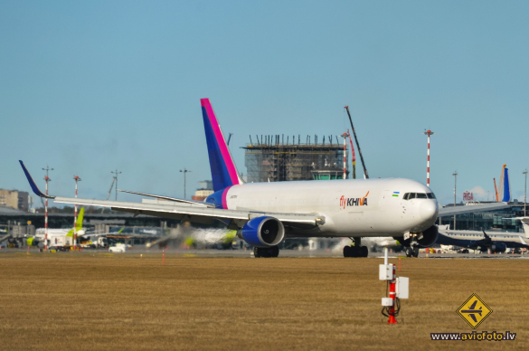 Boeing 767-304/ER(BCF)
