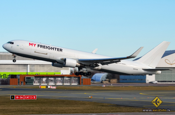 Boeing 767-333/ER(BCF)