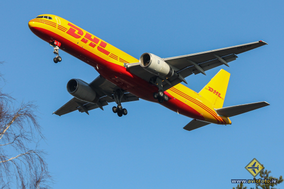 Boeing 757-236(PCF)