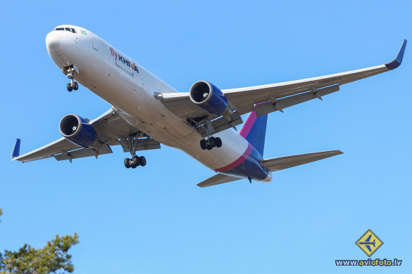 Boeing 767-304/ER(BCF)