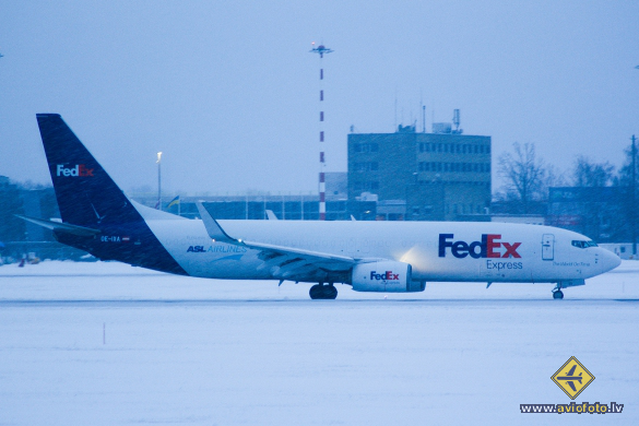 Boeing 737-8AS(BCF)
