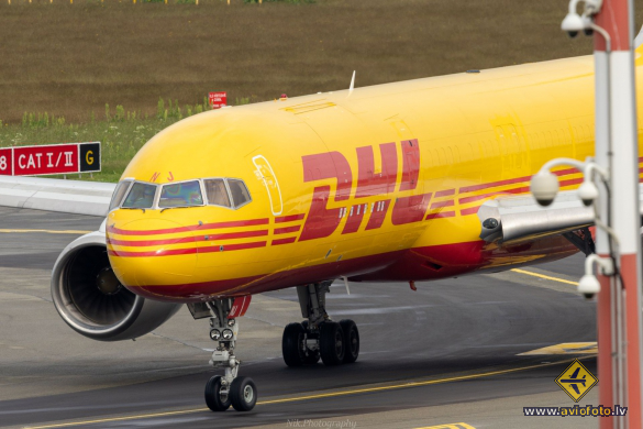 Boeing 757-256(PCF)