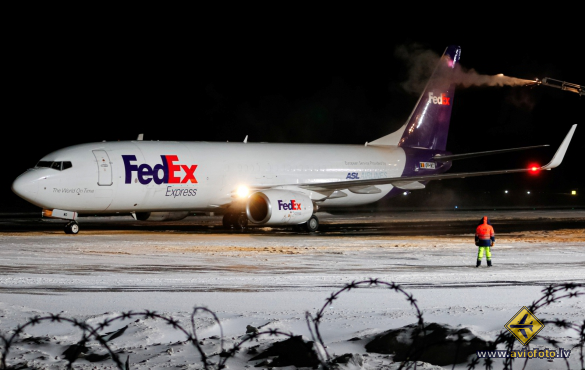 Boeing 737-8AS(BCF)