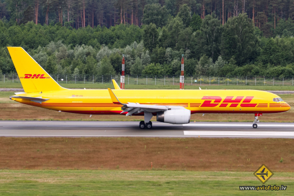 Boeing 757-256(PCF)