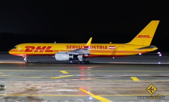 Boeing 757-223(PCF)
