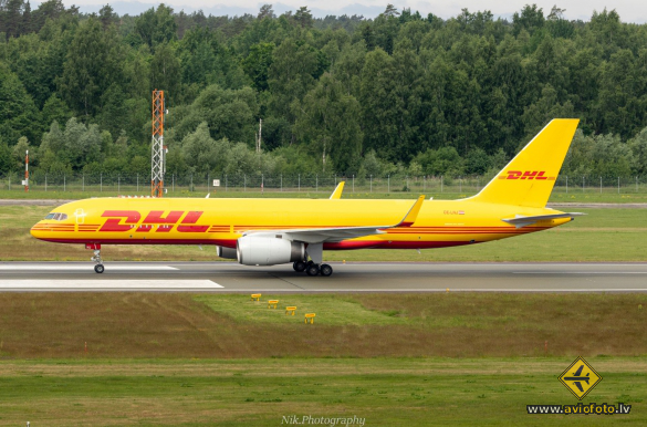 Boeing 757-256(PCF)