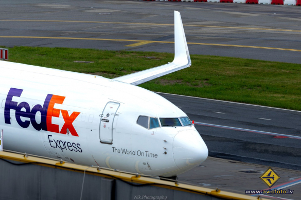 Boeing 737-8AS(BCF)