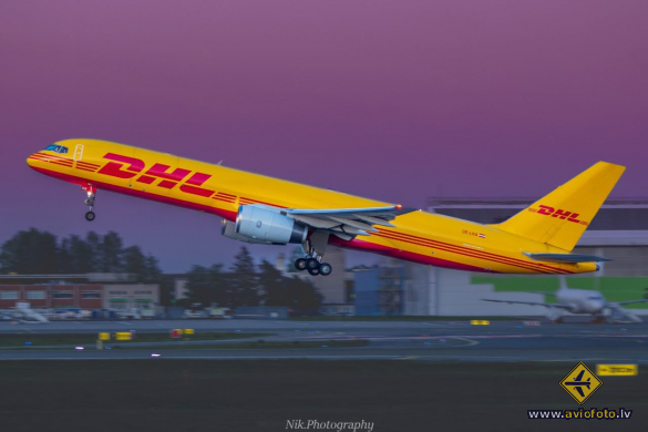 Boeing 757-23APF