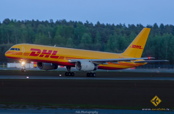 Boeing 757-23APF