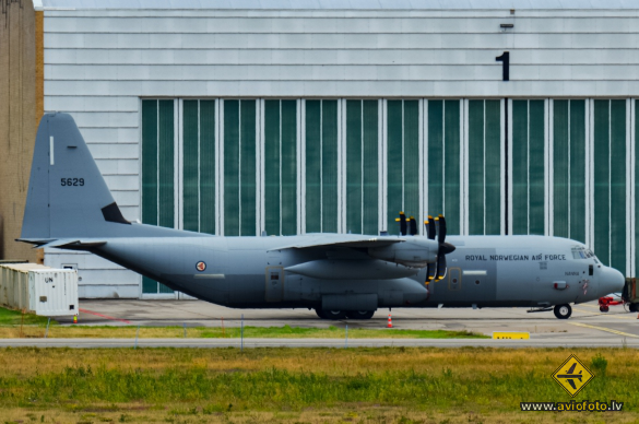 Lockheed Martin C-130J-30 Hercules (L-382)