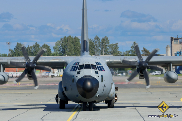 Lockheed Martin C-130J-30 Hercules (L-382)