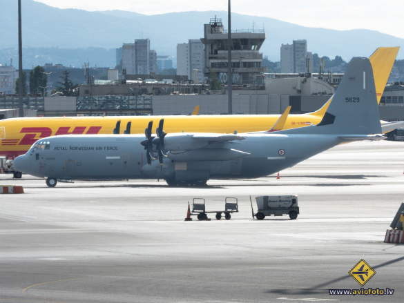 Lockheed Martin C-130J-30 Hercules (L-382)