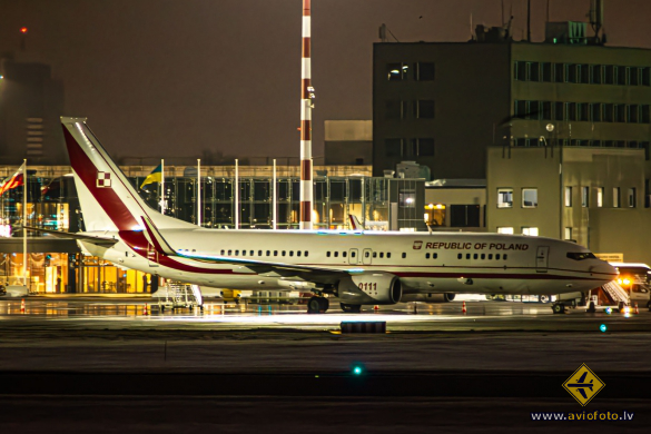 Boeing 737-8TV BBJ2