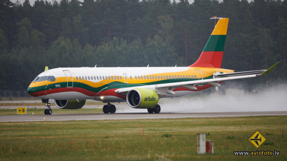 Airbus A220-300