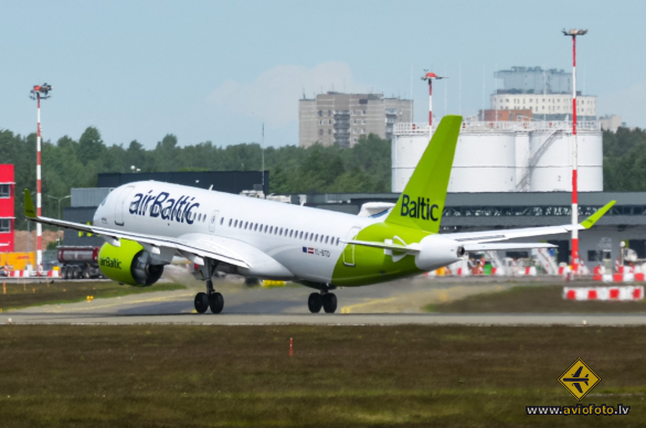 Airbus A220-300