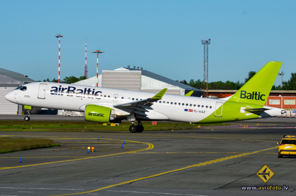 Airbus A220-300