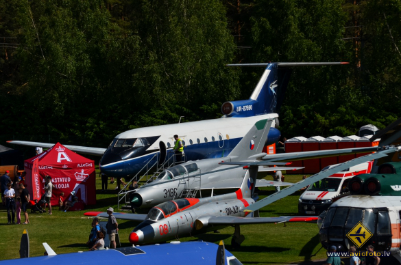Yakovlev Yak-40
