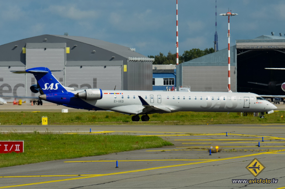 Bombardier CRJ-900ER NG (CL-600-2D24)