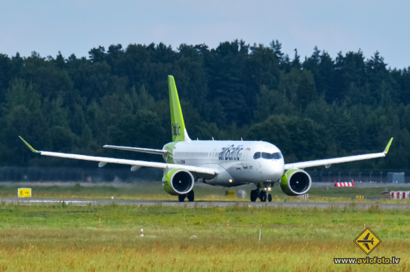 Airbus A220-300