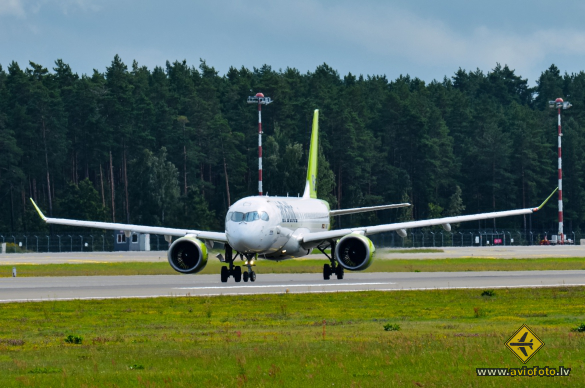 Airbus A220-300