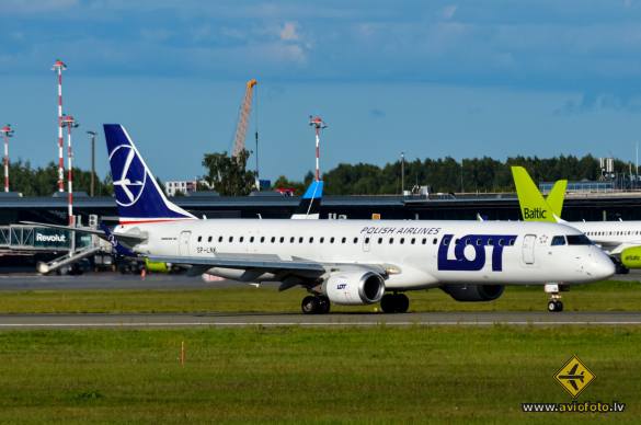 Embraer 195AR (ERJ-190-200IGW)