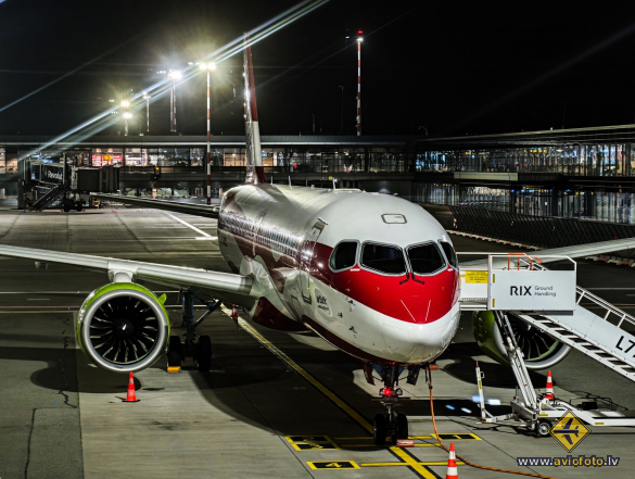 Airbus A220-300