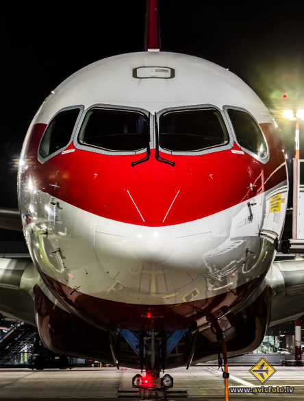Airbus A220-300