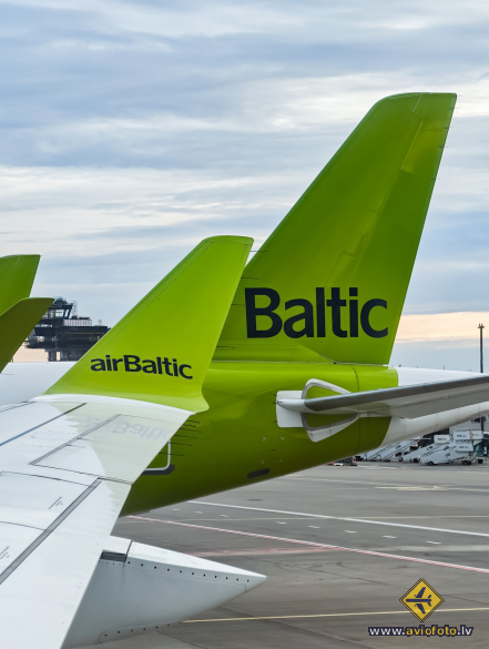 Airbus A220-300