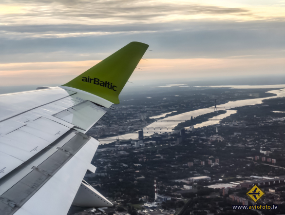 Airbus A220-300