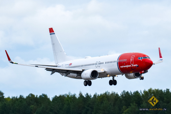 Boeing 737-8JP