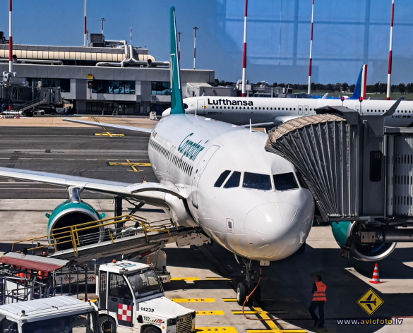 Airbus A320-216