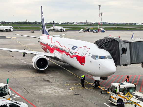 Boeing 737-8 MAX