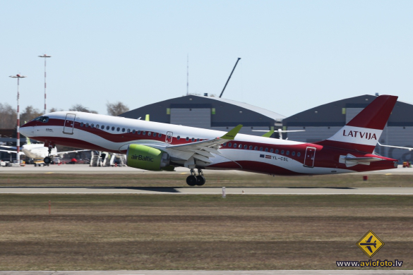 Airbus A220-300