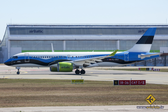 Airbus A220-300