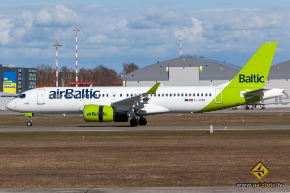 Airbus A220-300
