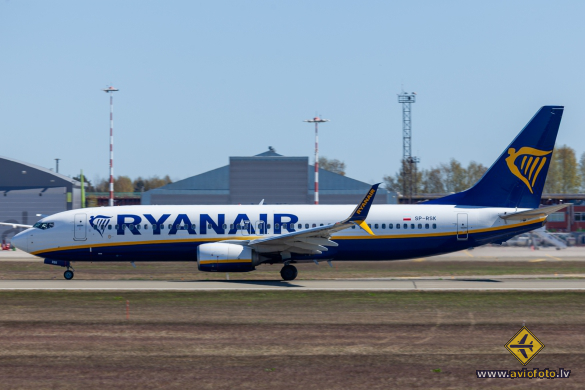 Boeing 737-8AS