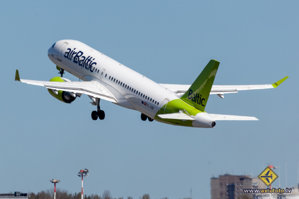Airbus A220-300
