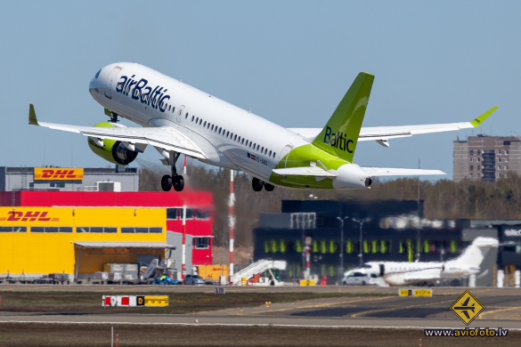 Airbus A220-300
