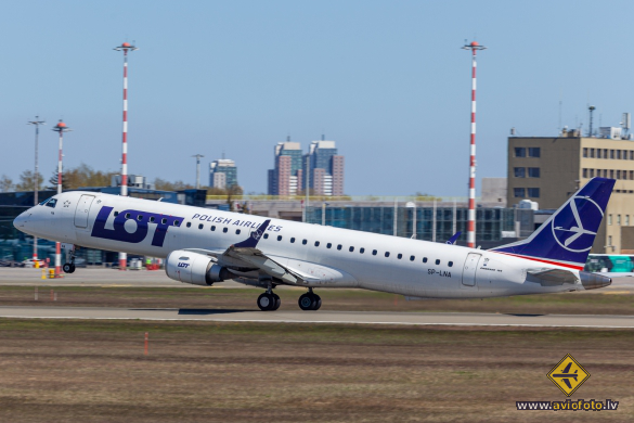 Embraer 195LR (ERJ-190-200LR)