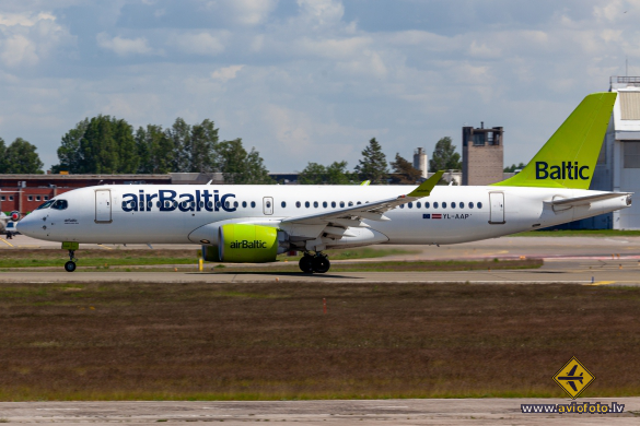 Airbus A220-300