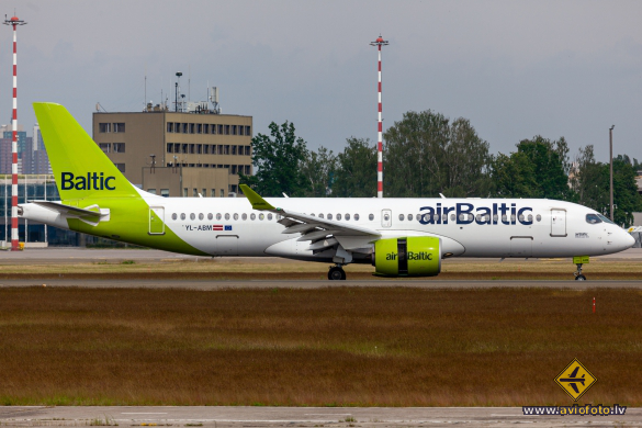 Airbus A220-300