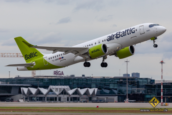 Airbus A220-300